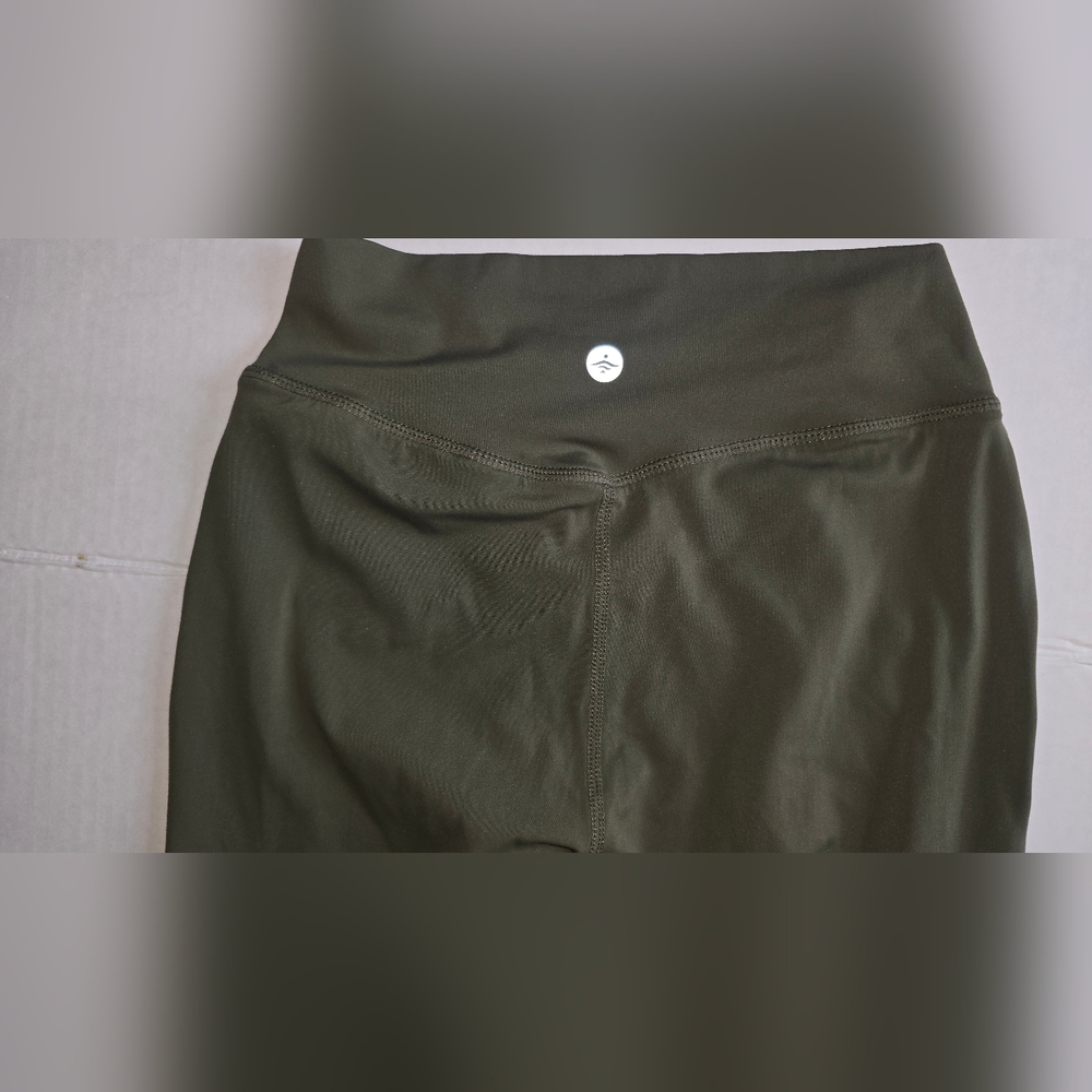 Halara SoftlyZero wrap-tie high-rise leggings in Grass Grey Green - Picture 6 of 7